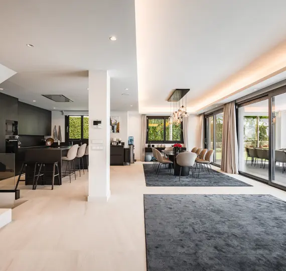 Sale of detached villa in Nueva Andalucía