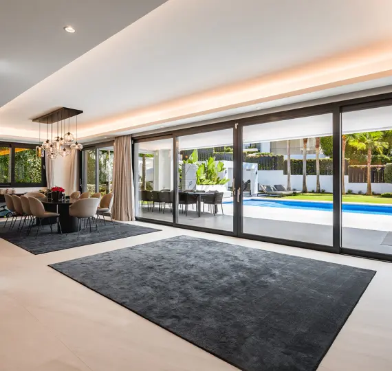 Sale of detached villa in Nueva Andalucía