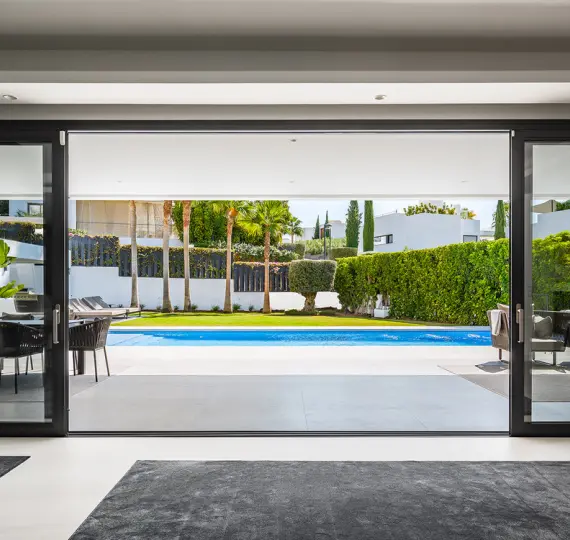 Sale of detached villa in Nueva Andalucía