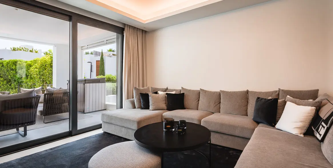 Sale of detached villa in Nueva Andalucía 10