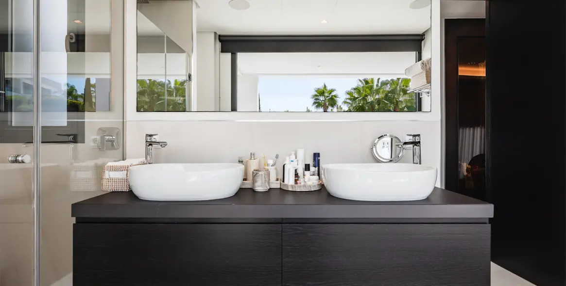 Sale of detached villa in Nueva Andalucía 16