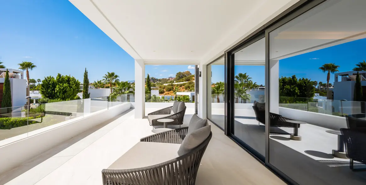 Sale of detached villa in Nueva Andalucía 30