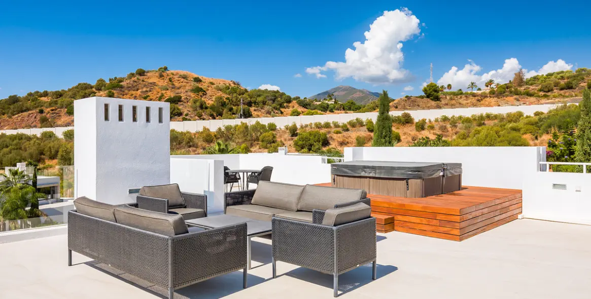 Sale of detached villa in Nueva Andalucía 32