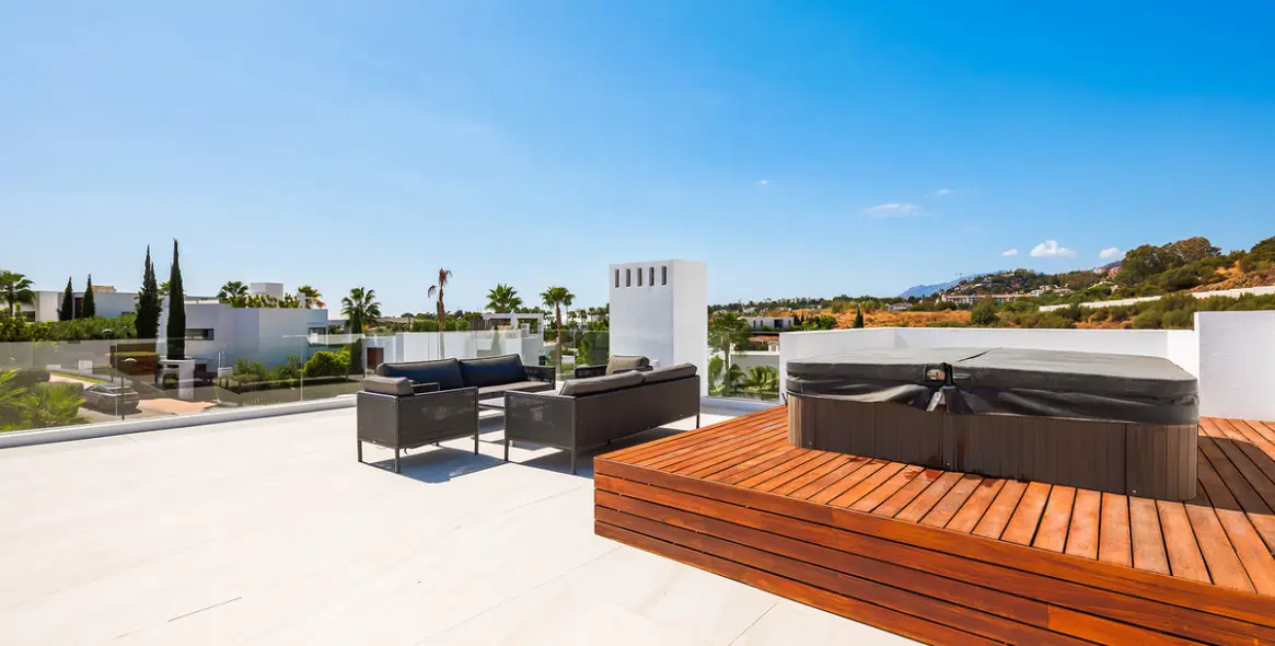 Sale of detached villa in Nueva Andalucía 33