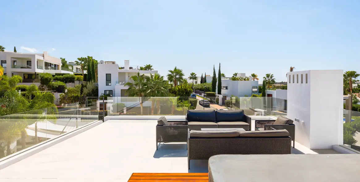 Sale of detached villa in Nueva Andalucía 36