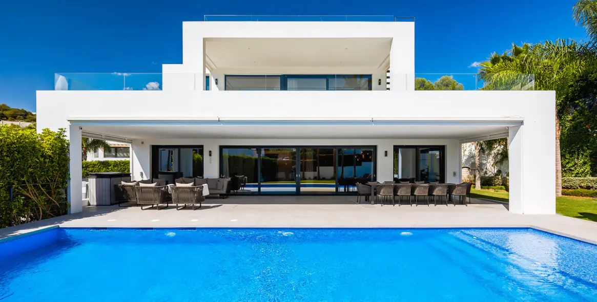 Sale of detached villa in Nueva Andalucía 41