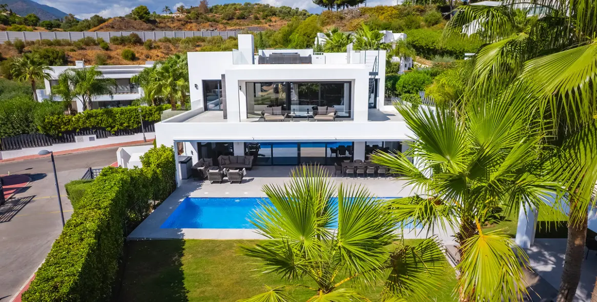 Sale of detached villa in Nueva Andalucía 44