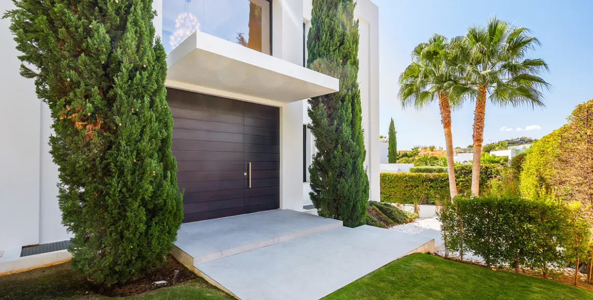 Sale of detached villa in Nueva Andalucía 48