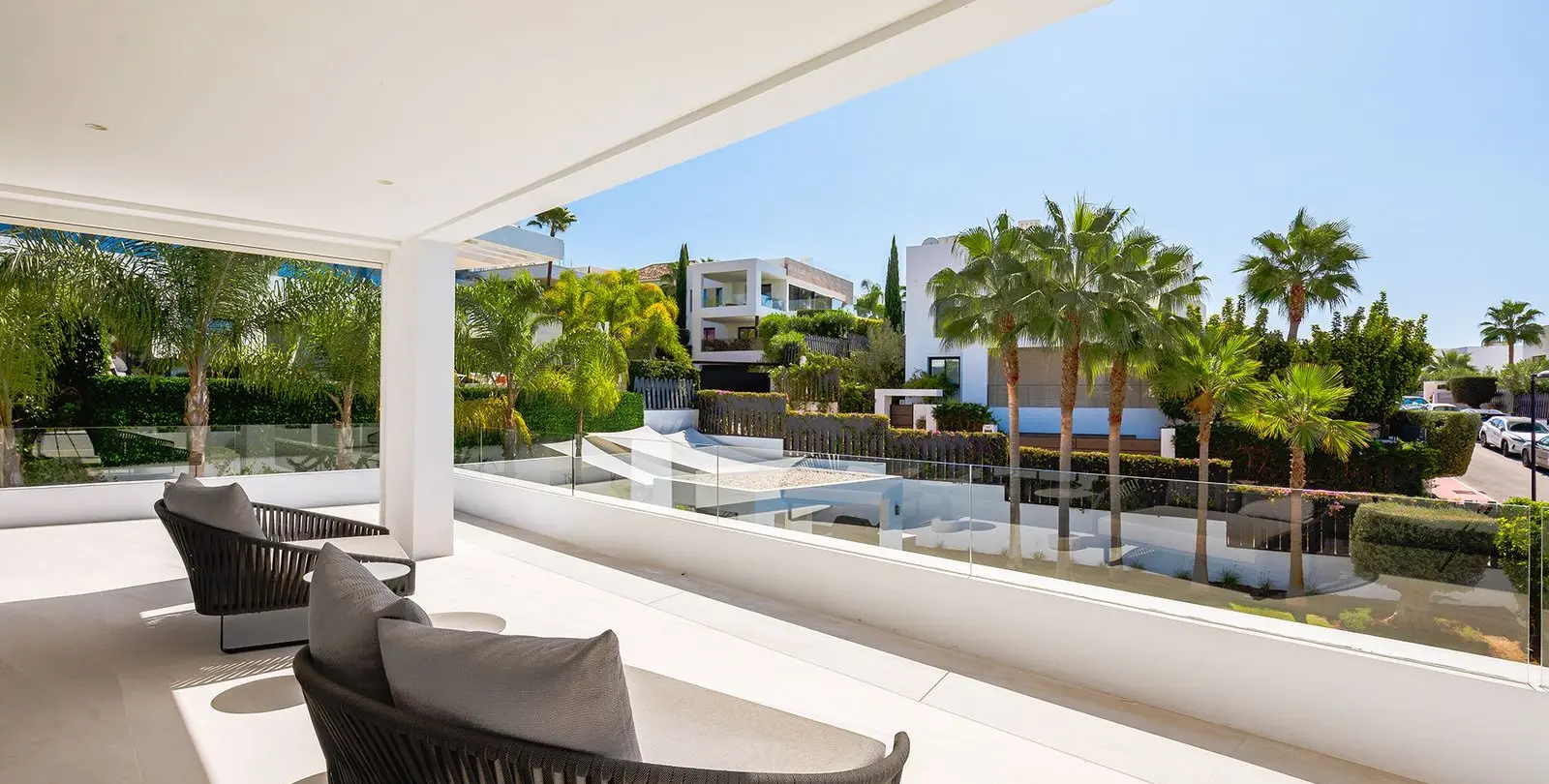 Venta de villa independiente en Nueva Andalucía 21
