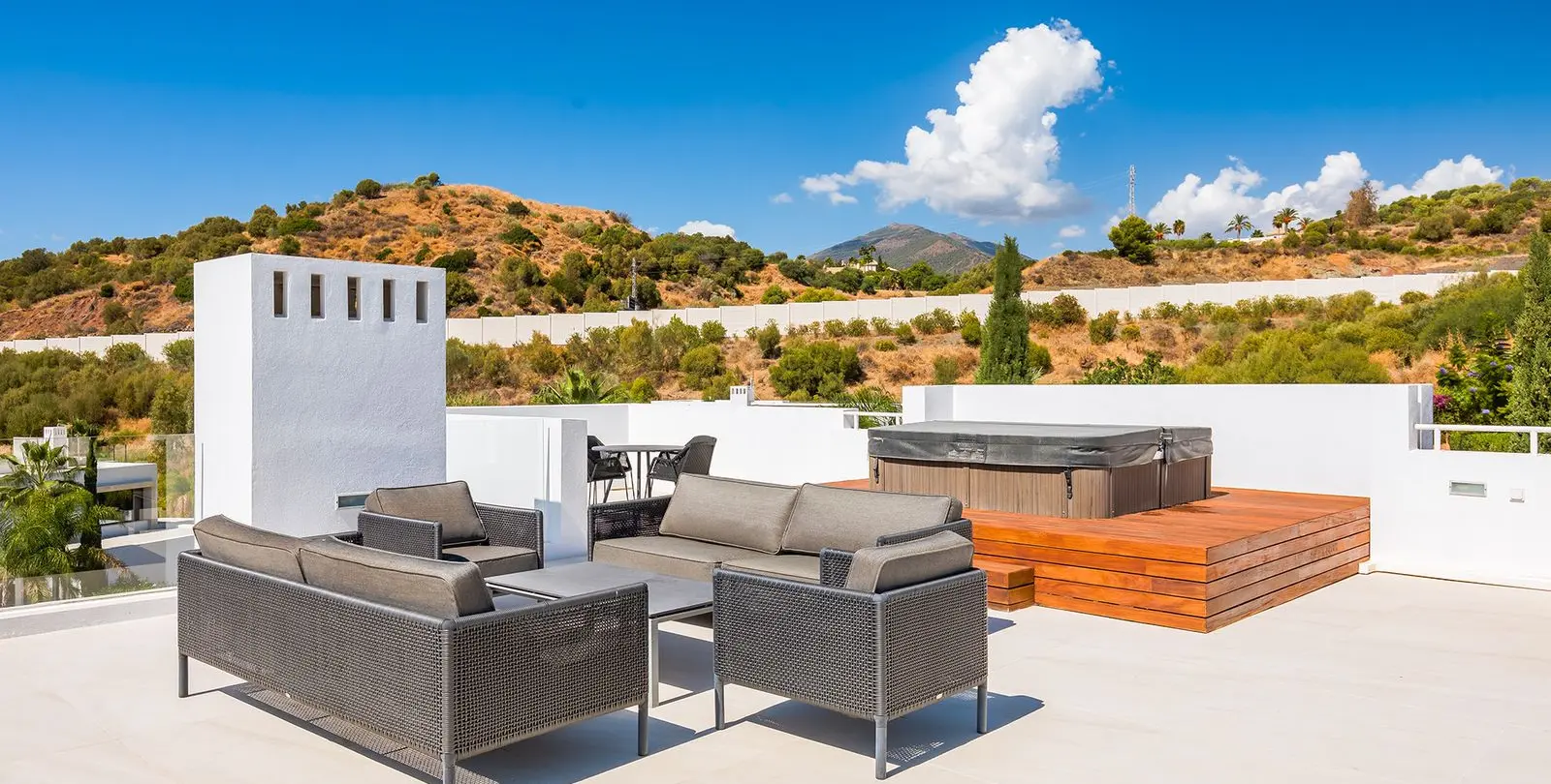 Venta de villa independiente en Nueva Andalucía 32