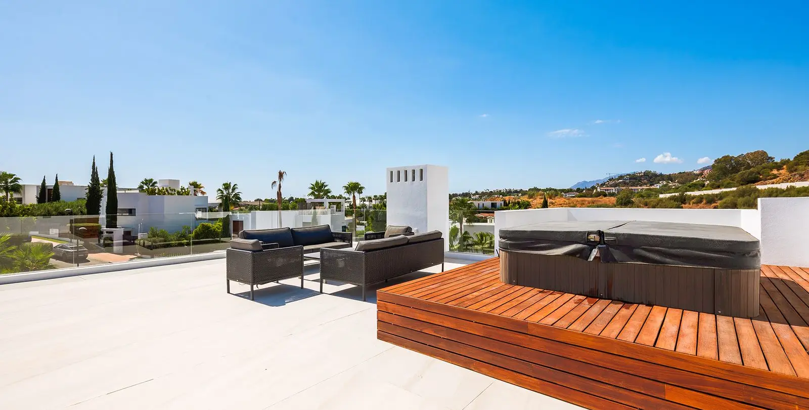 Venta de villa independiente en Nueva Andalucía 33