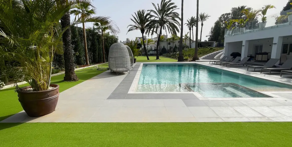 Sale of detached villa in Atalaya 4