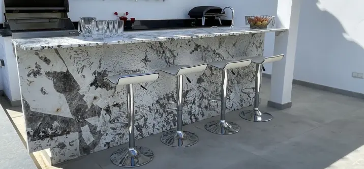 Sale of detached villa in Atalaya 4