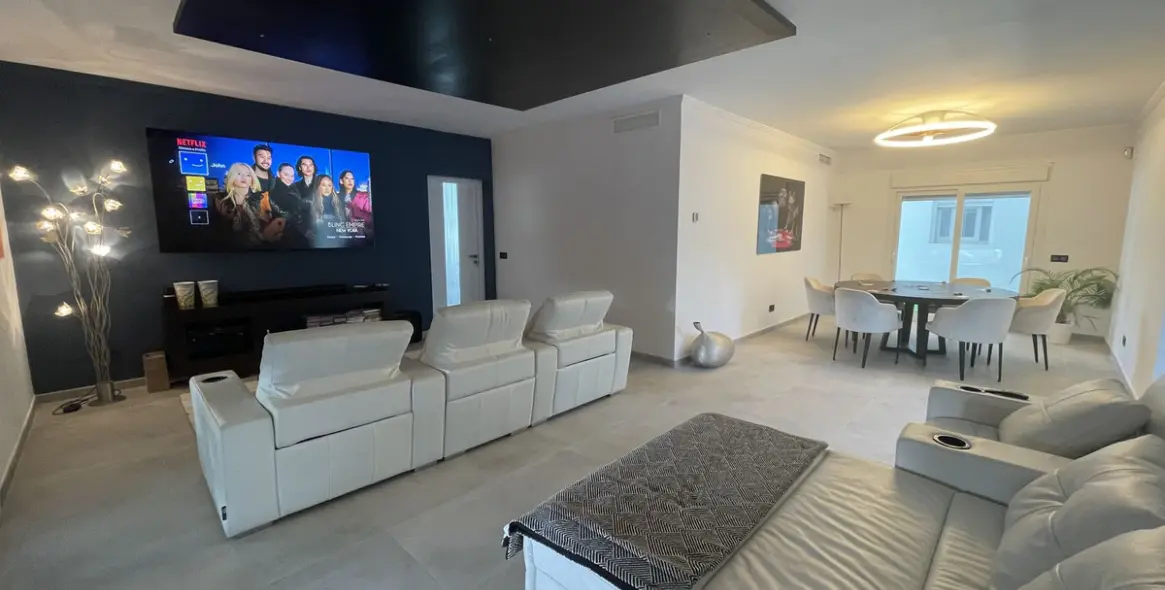 Sale of detached villa in Atalaya 8