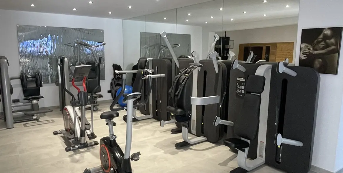 Sale of detached villa in Atalaya 18