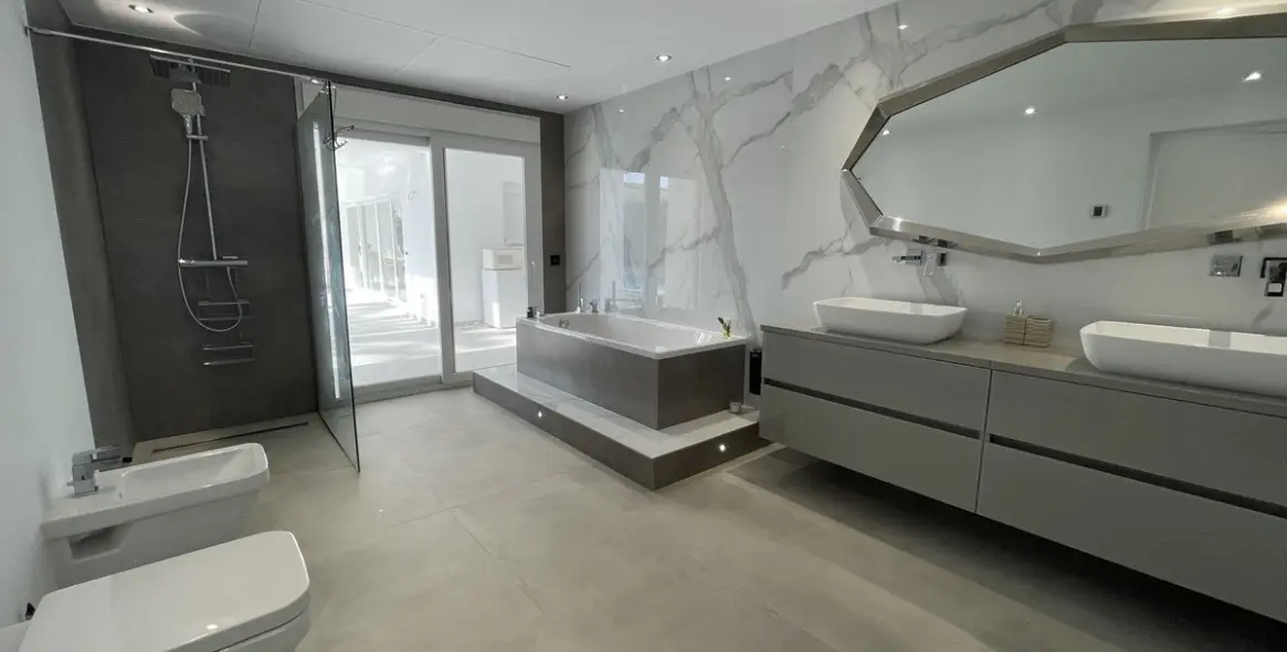 Sale of detached villa in Atalaya 20