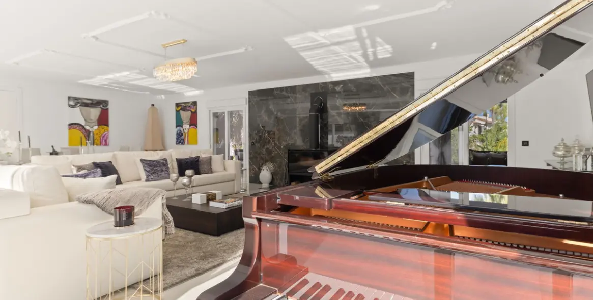 Sale of detached villa in Atalaya 23