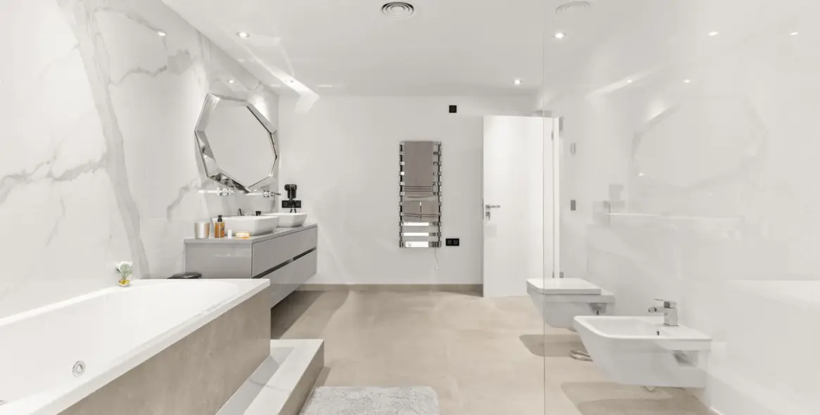 Sale of detached villa in Atalaya 32