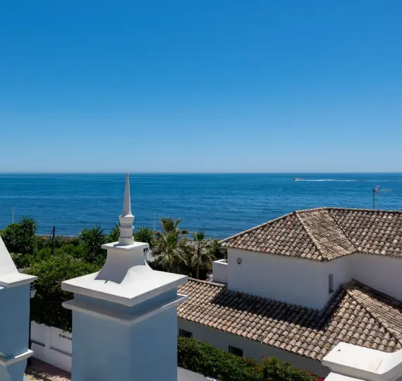 Sale of detached villa in Puerto Banús