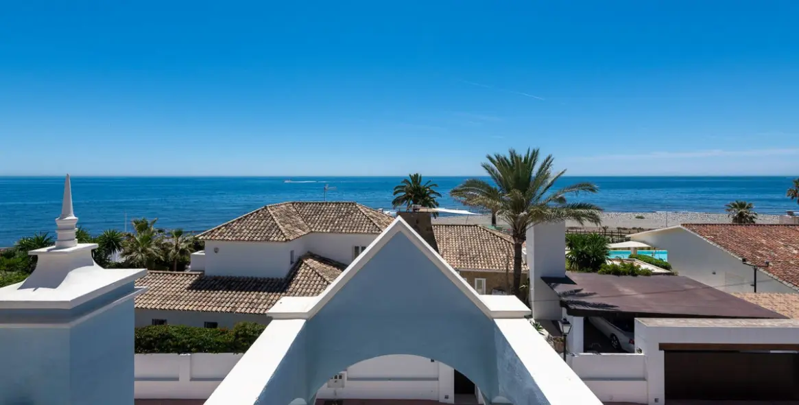 Sale of detached villa in Puerto Banús 3