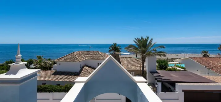 Sale of detached villa in Puerto Banús 2