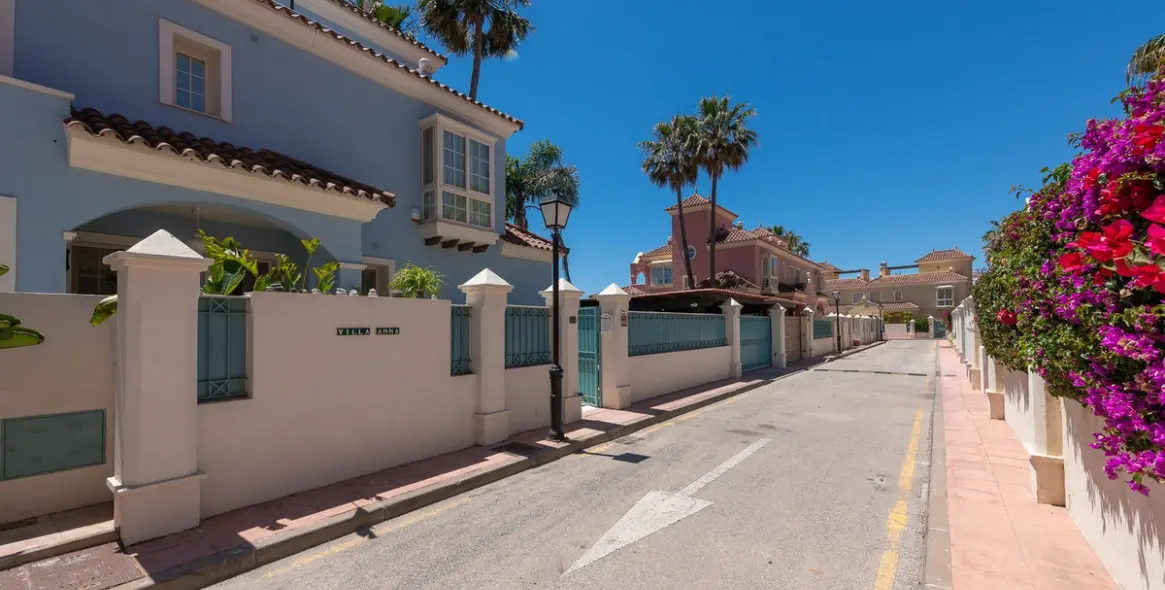 Sale of detached villa in Puerto Banús 10