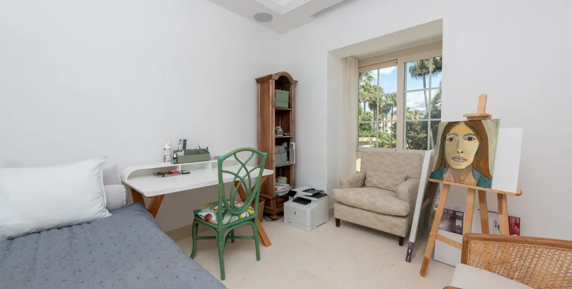 Sale of detached villa in Puerto Banús 24