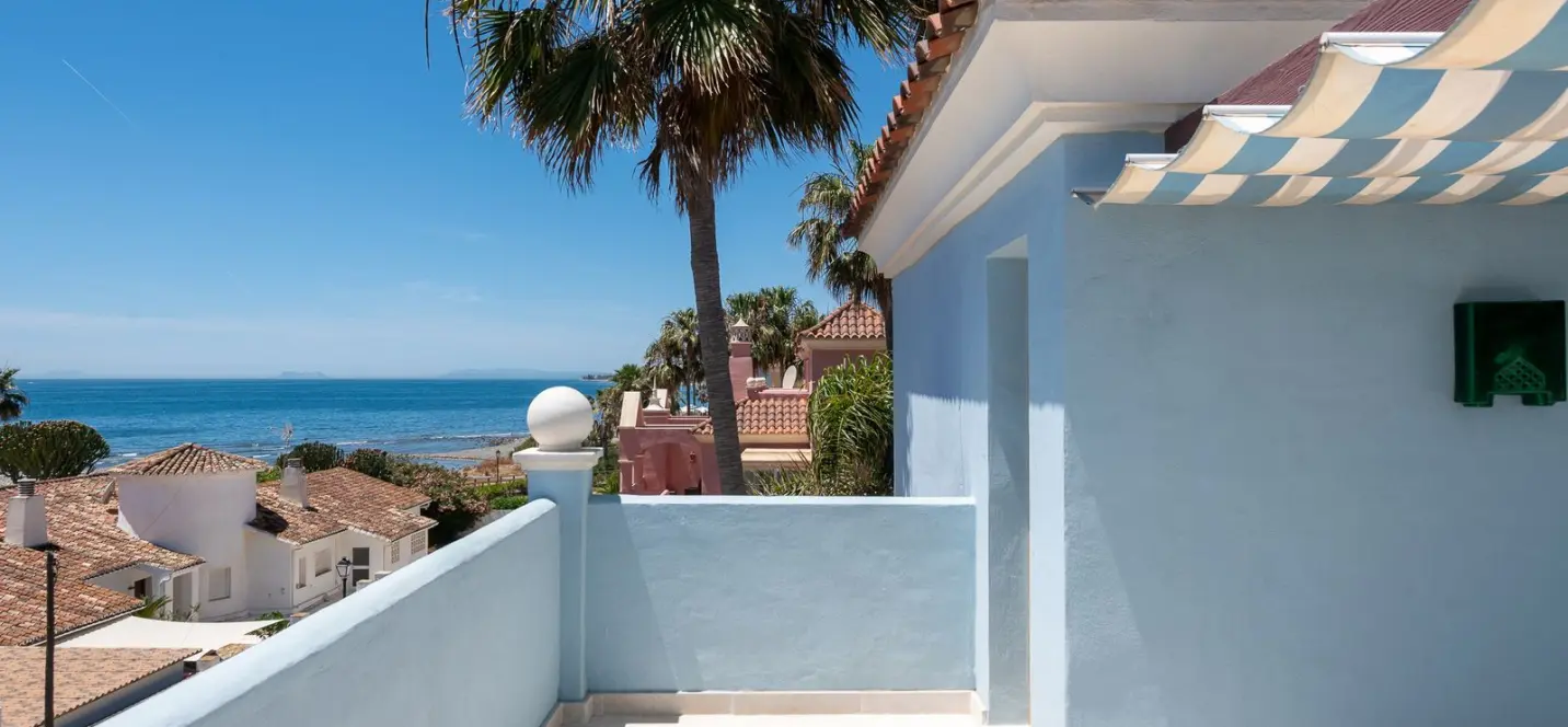 Sale of detached villa in Puerto Banús 1