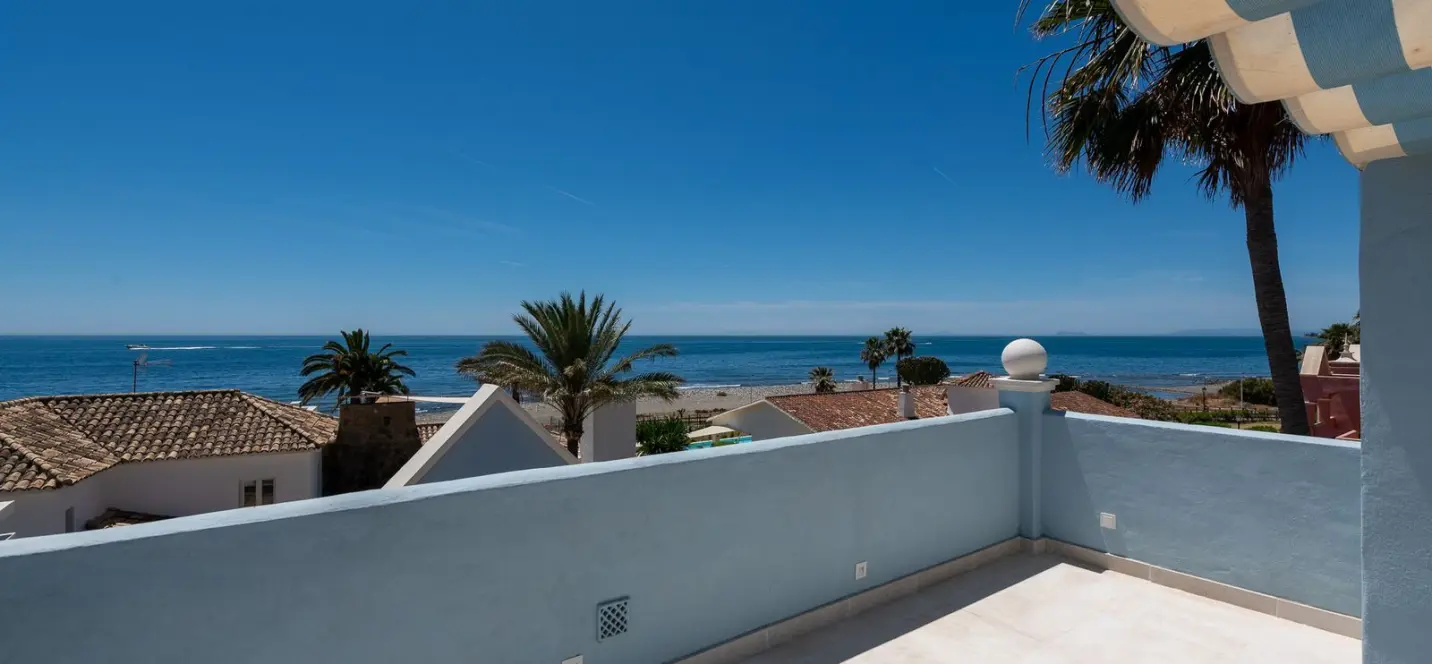 Sale of detached villa in Puerto Banús 2