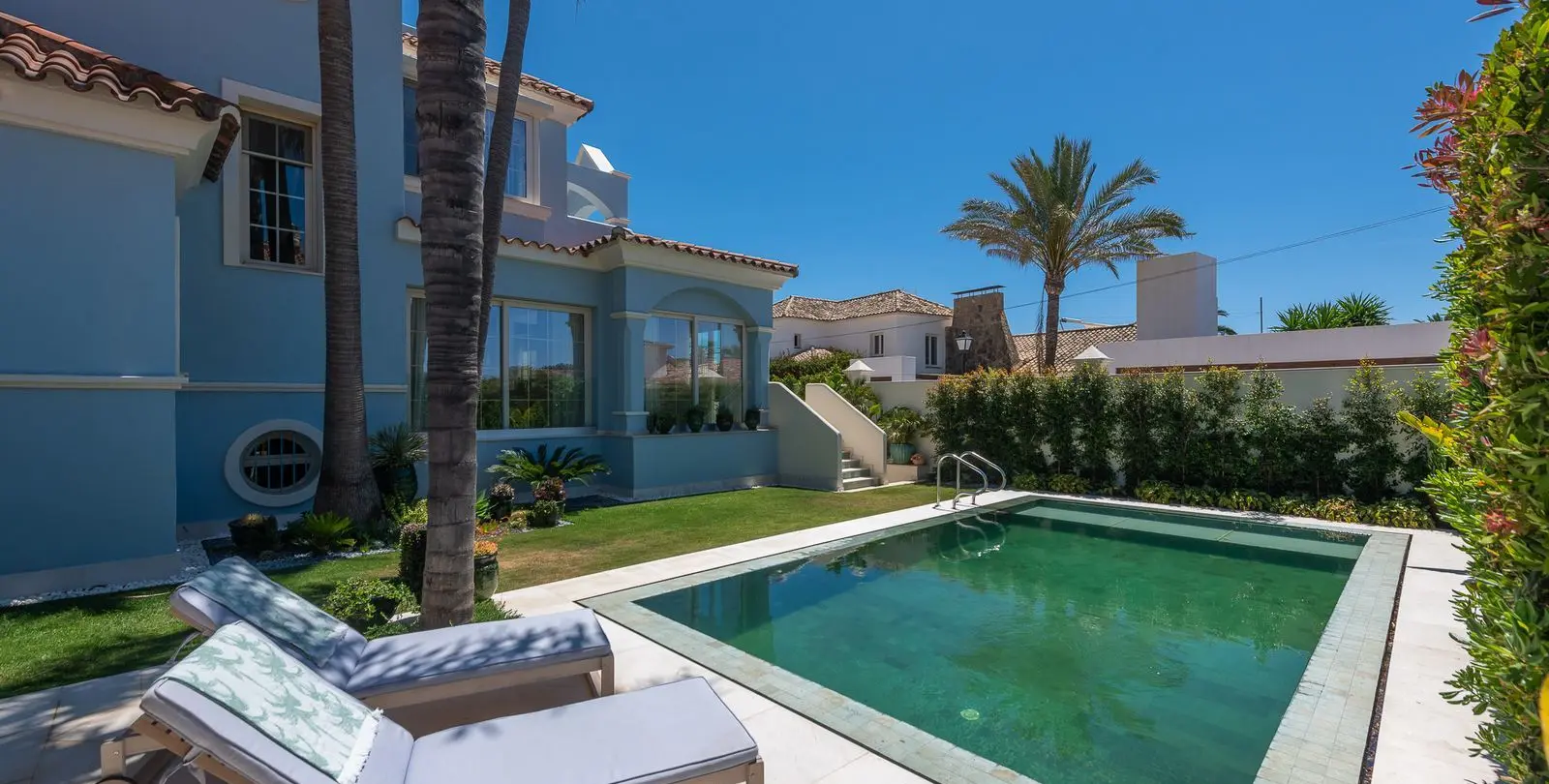 Продажа  отдельно стоящей виллы в Puerto Banús 6