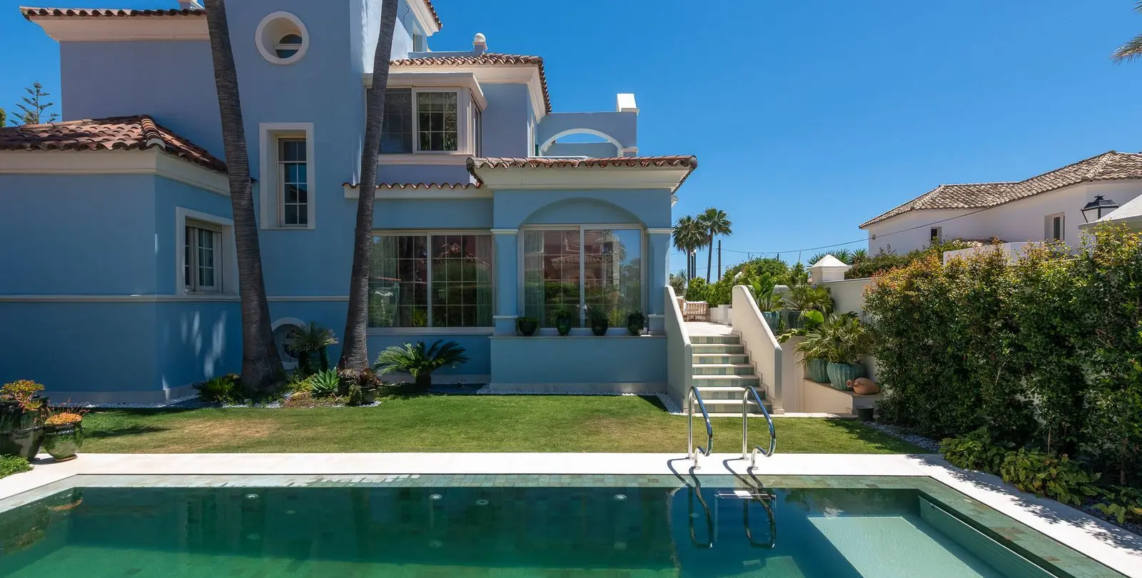 Продажа  отдельно стоящей виллы в Puerto Banús 7