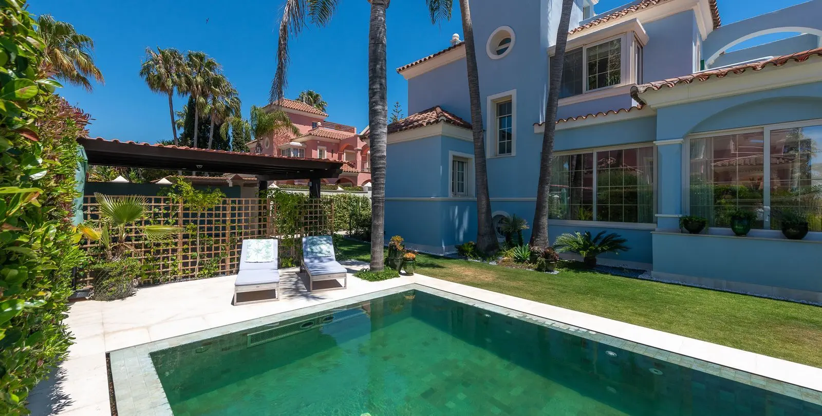 Продажа  отдельно стоящей виллы в Puerto Banús 8