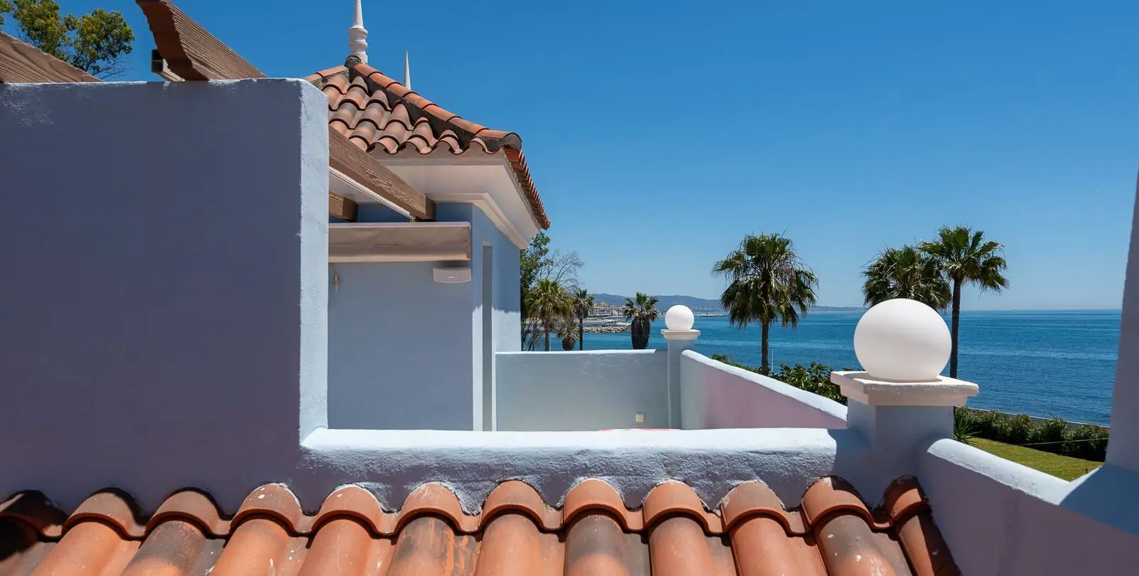 Продажа  отдельно стоящей виллы в Puerto Banús 35