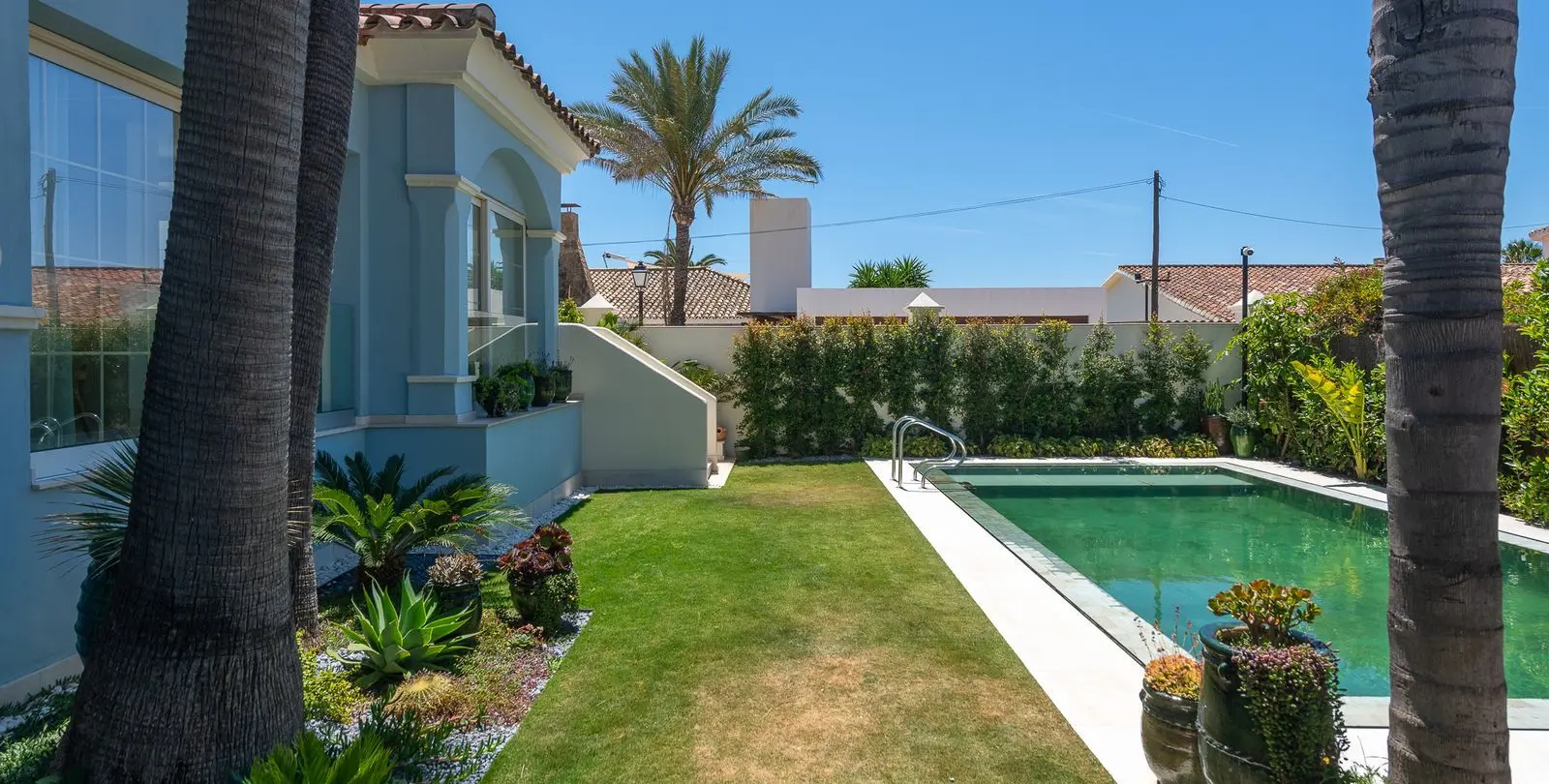 Продажа  отдельно стоящей виллы в Puerto Banús 39