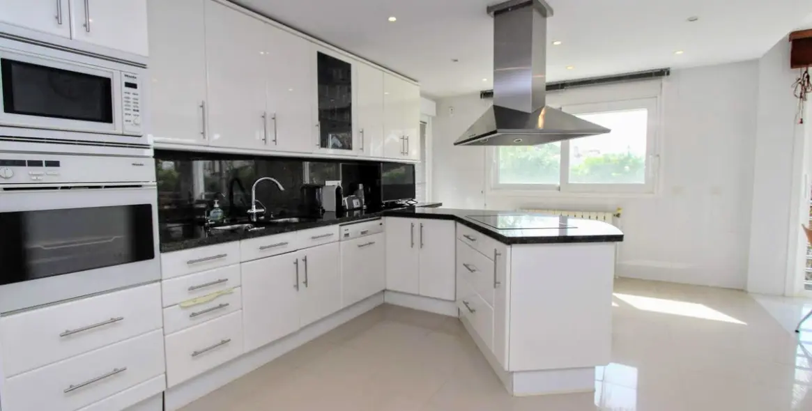 Продажа  отдельно стоящей виллы в San Pedro de Alcántara 5