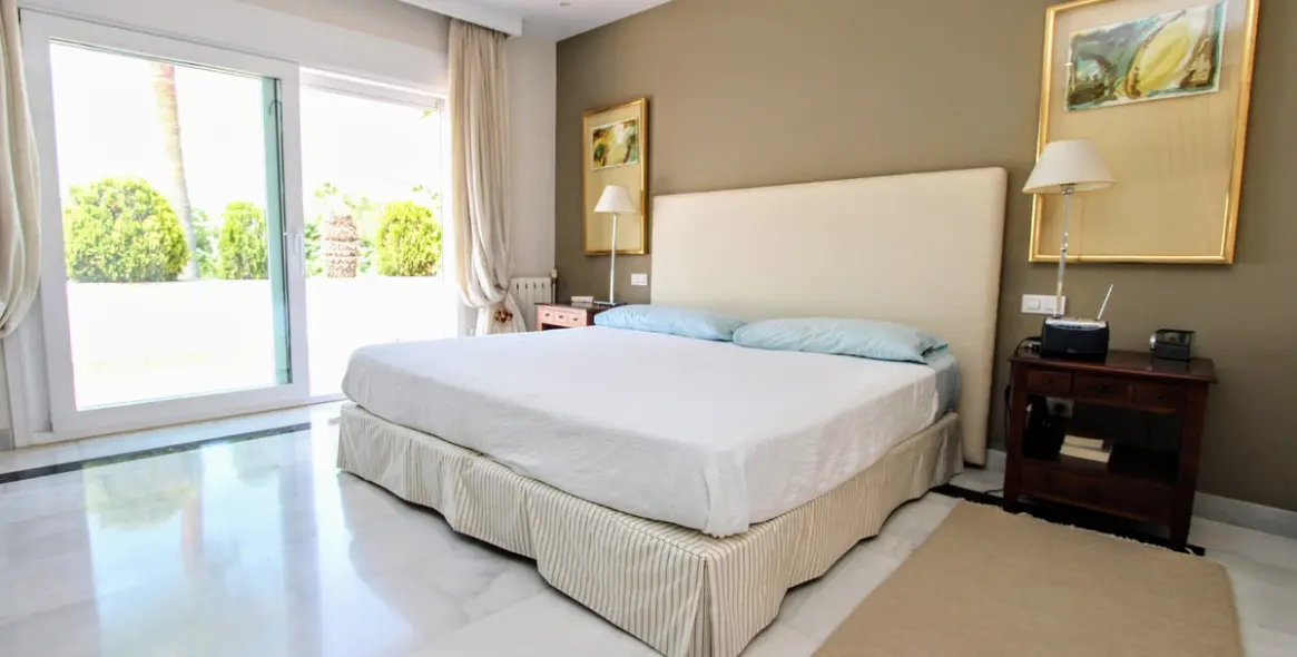 Продажа  отдельно стоящей виллы в San Pedro de Alcántara 11