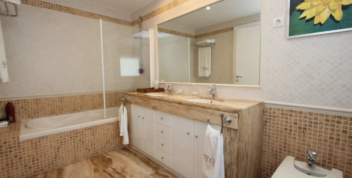 Продажа  отдельно стоящей виллы в San Pedro de Alcántara 16