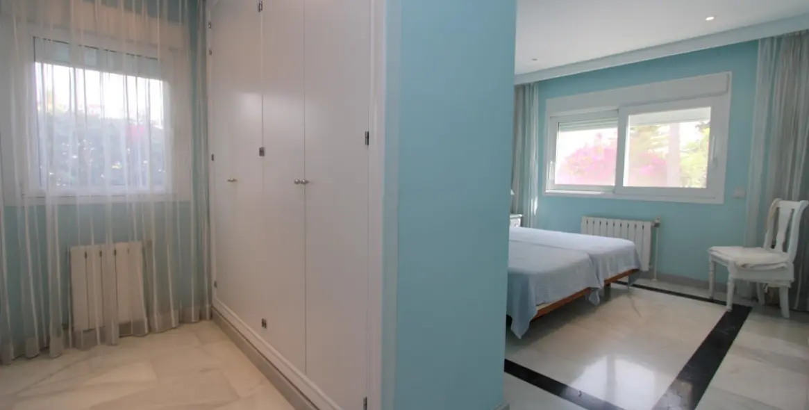 Продажа  отдельно стоящей виллы в San Pedro de Alcántara 18