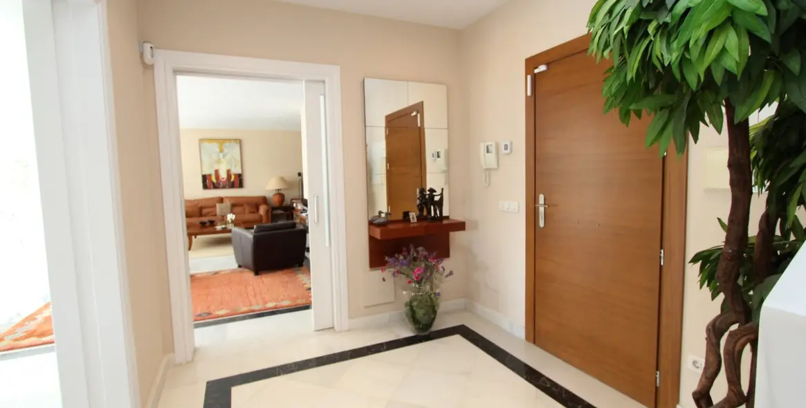 Продажа  отдельно стоящей виллы в San Pedro de Alcántara 22