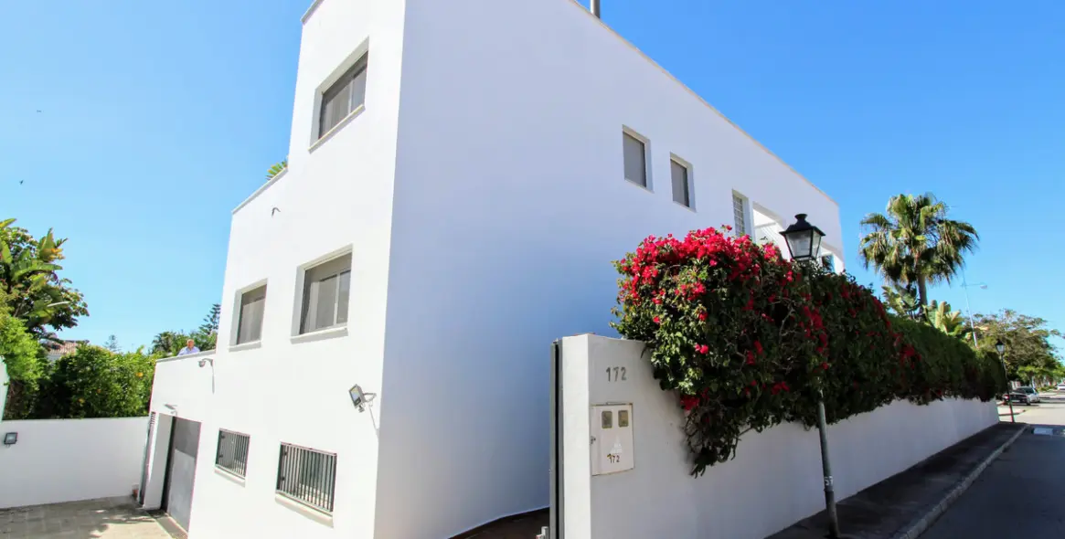Продажа  отдельно стоящей виллы в San Pedro de Alcántara 26