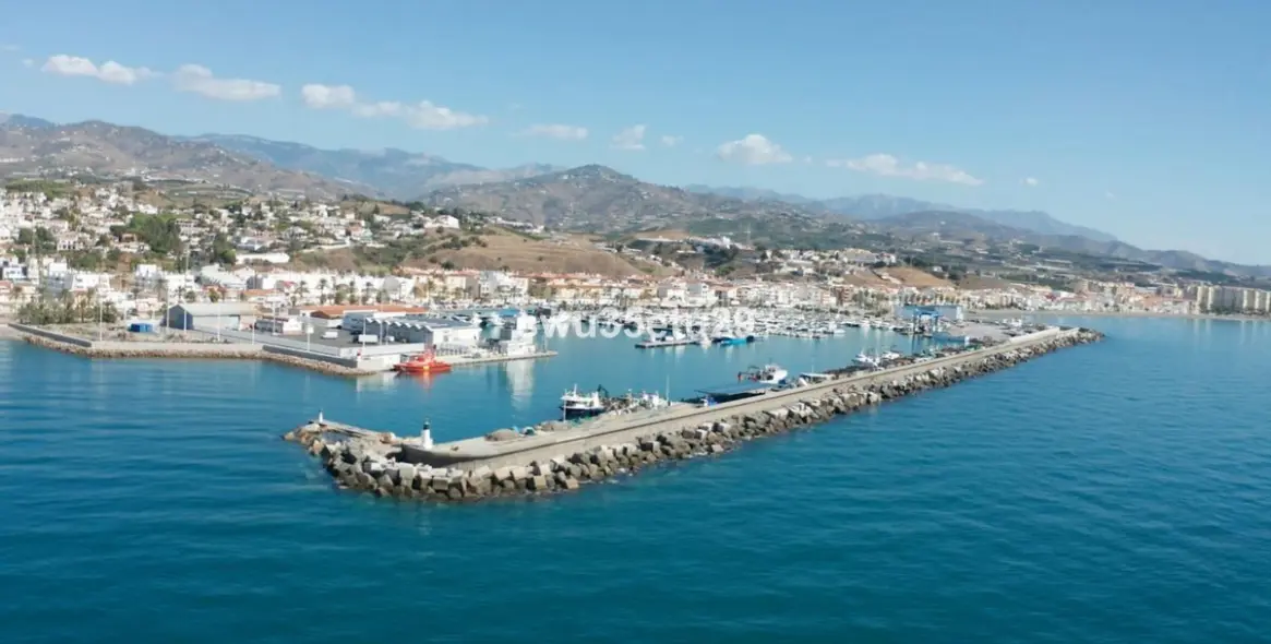 Sale of residential plot in Costa del Sol East 7