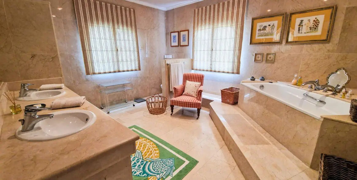 Venta de villa independiente en Benahavís 21