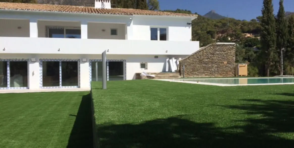 Sale of detached villa in Sierra Blanca 19