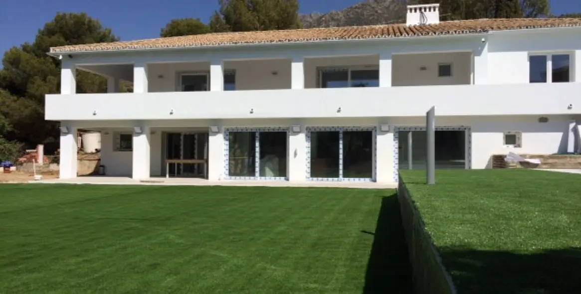 Sale of detached villa in Sierra Blanca 20