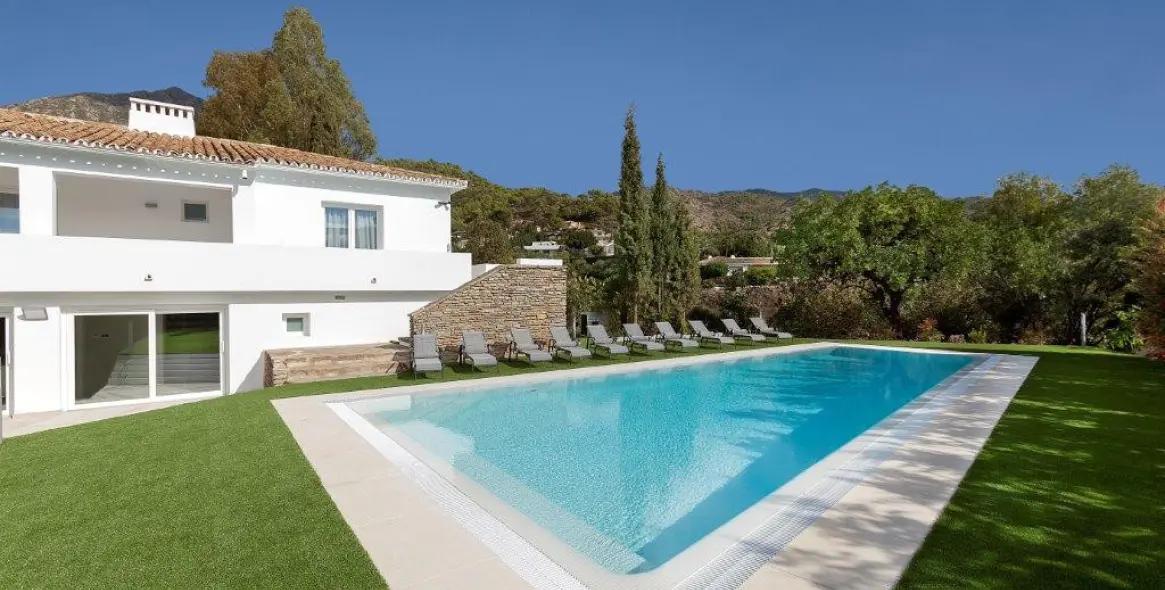 Sale of detached villa in Sierra Blanca 2