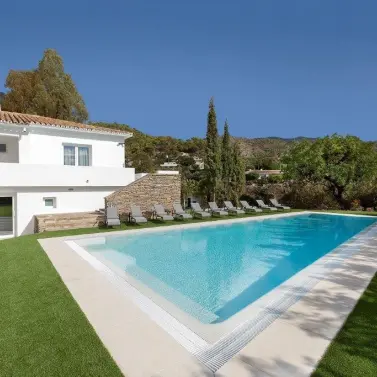 Sale of detached villa in Sierra Blanca