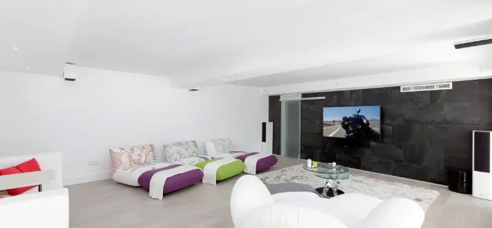 Sale of detached villa in Sierra Blanca 2