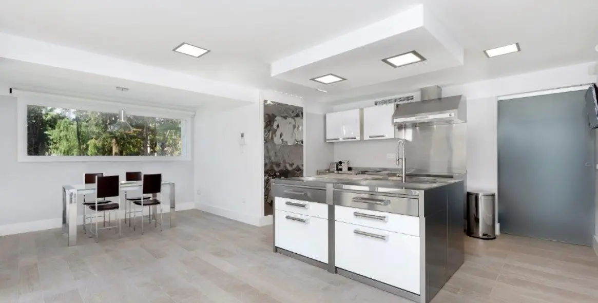 Sale of detached villa in Sierra Blanca 7