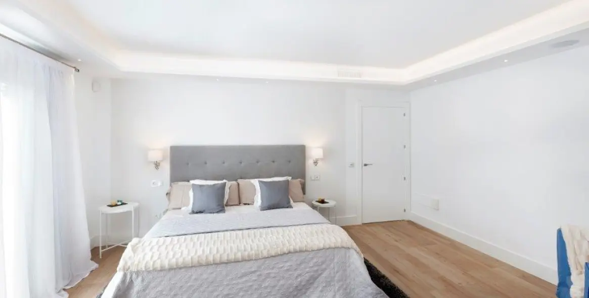 Sale of detached villa in Sierra Blanca 17