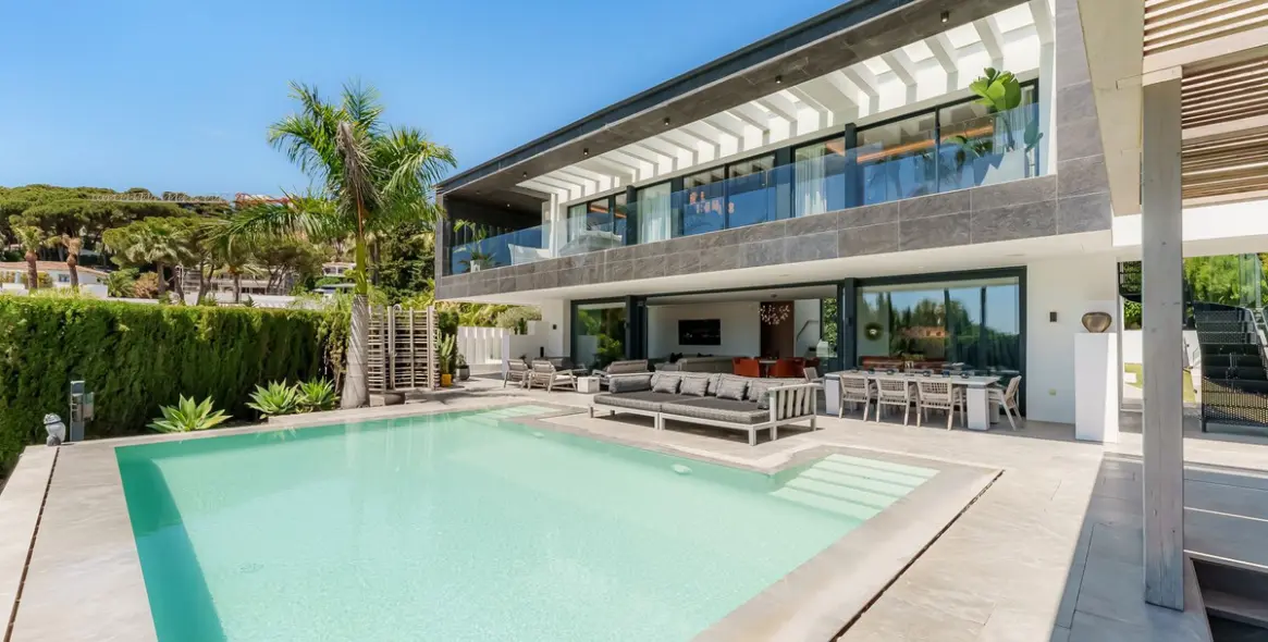 Краткосрочная аренда  отдельно стоящей виллы в Nueva Andalucía 1